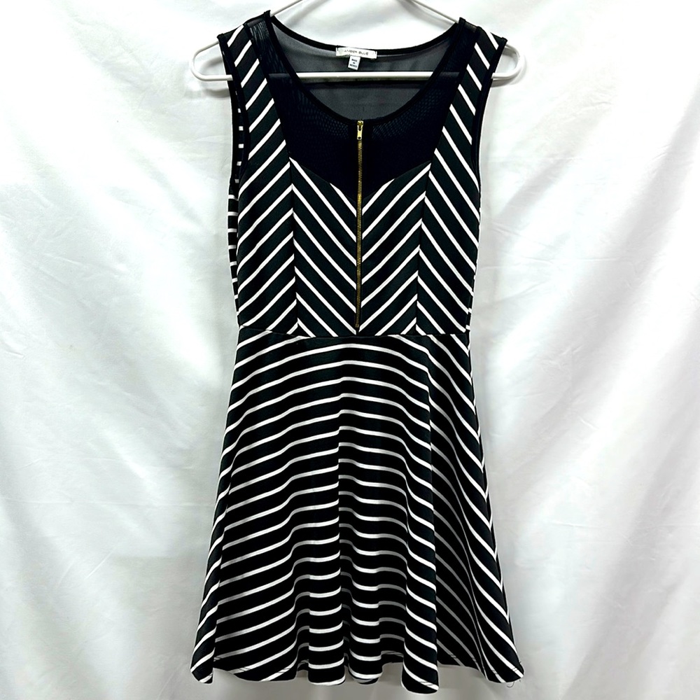 Amber Blue Size Medium Tank Sleeve Summer Dress
